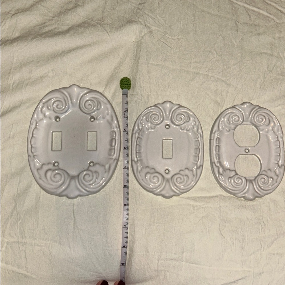 Elegant Cream Decorative Switch Plate/Plug In Covers Set of 3 - Picture 5 of 6